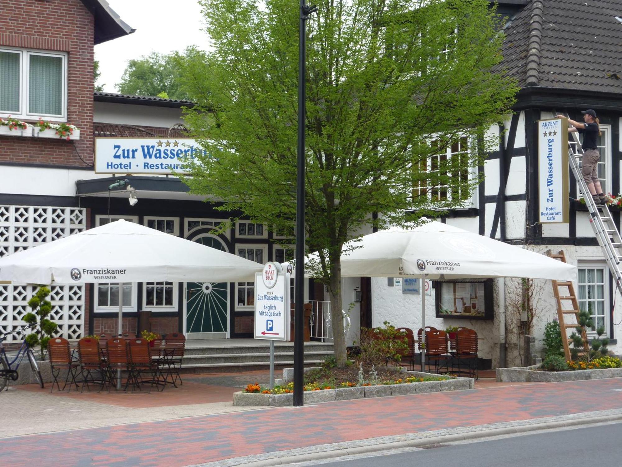 Hotel Akzent Zur Wasserburg - Garni