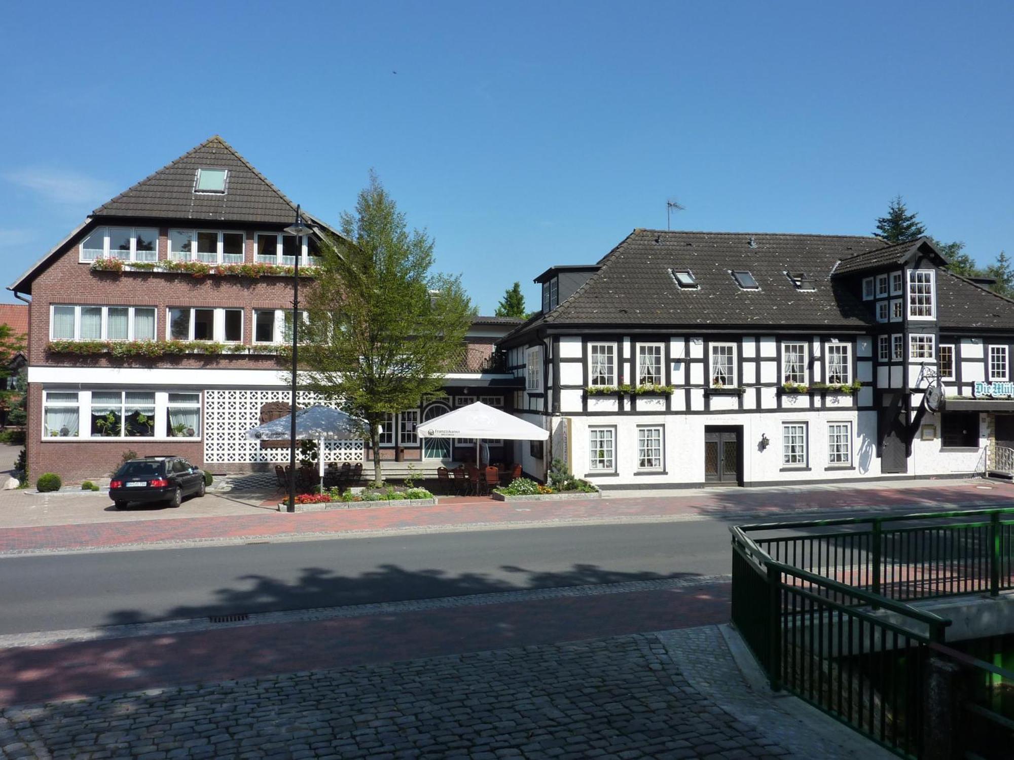 Hotel Akzent Zur Wasserburg - Garni