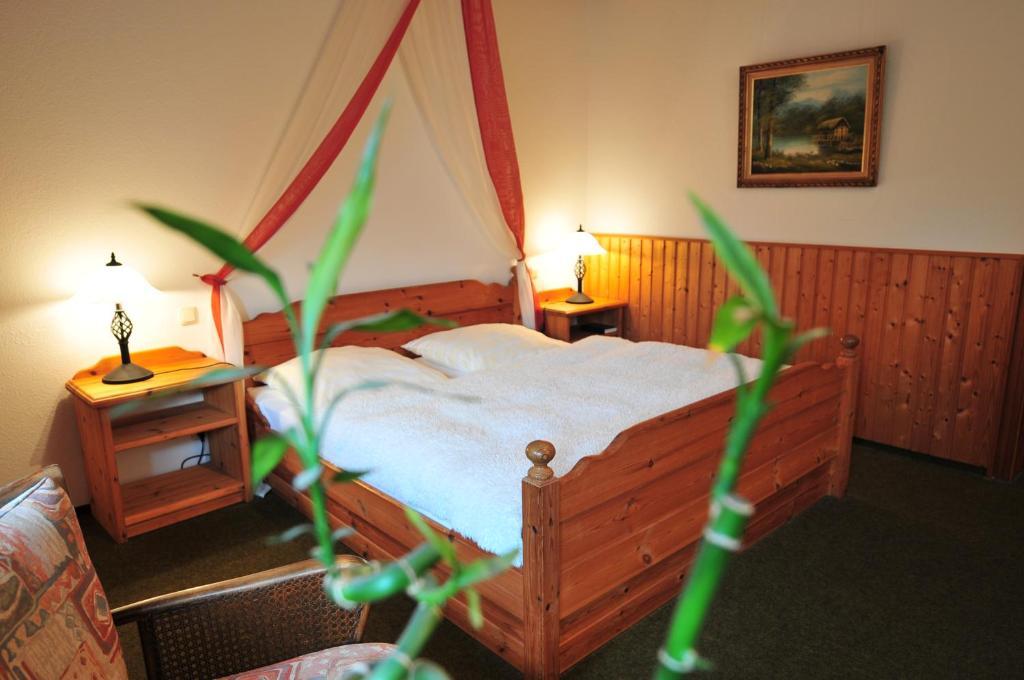 Hotel Akzent Zur Wasserburg - Garni