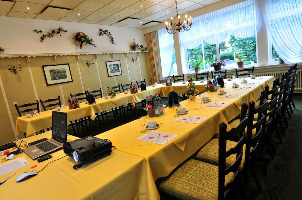 Hotel Akzent Zur Wasserburg - Garni 3*